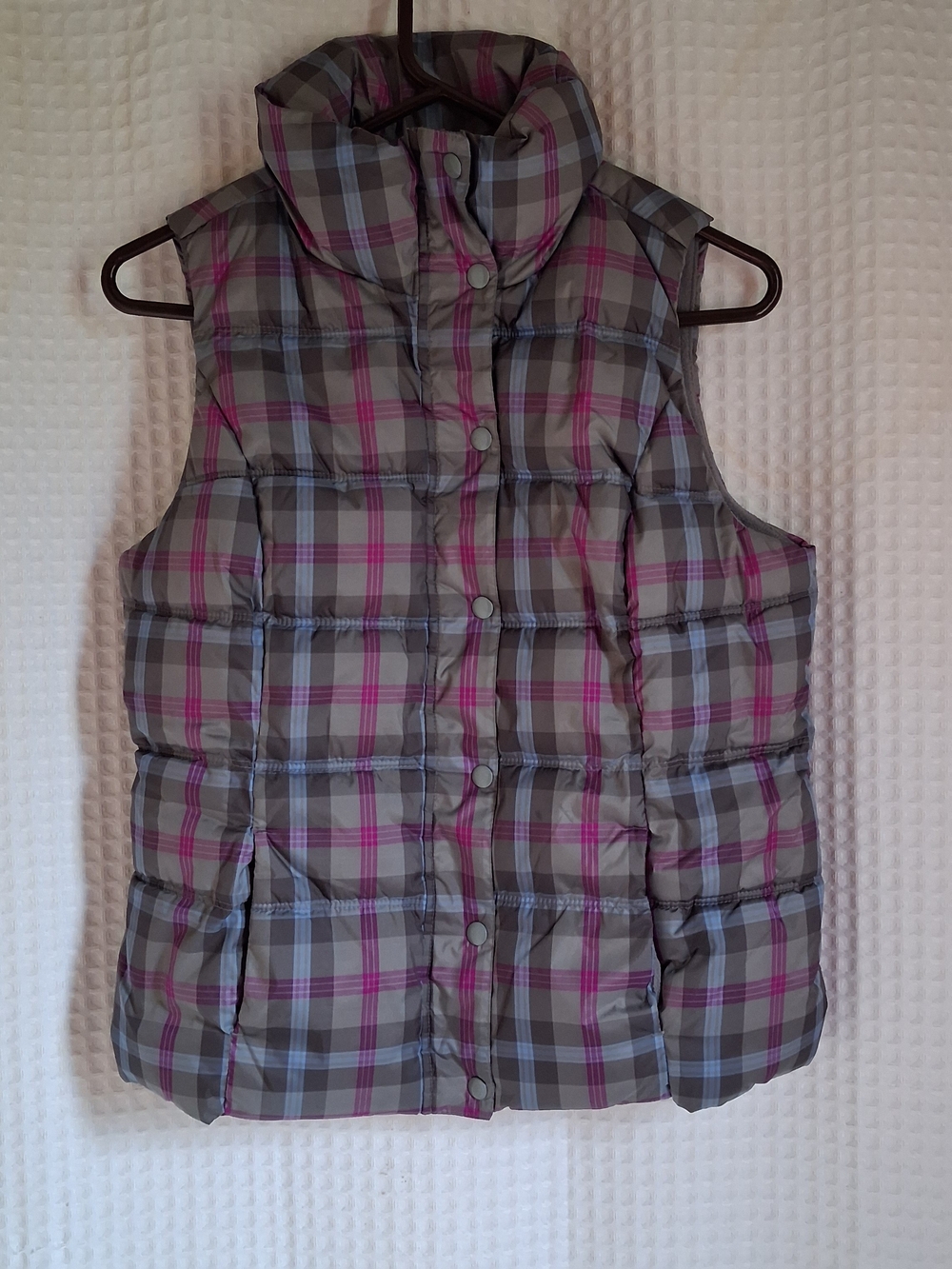 Old Navy Gray Womens Plaid Puffer Vest with Magenta & Sky Blue Size PS